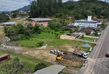 Nova entrada da Escola Nestor Margarida começa a ser construída em Timbó