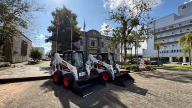 Duas novas Bobcats reforçam serviços da Secretaria de Obras de Timbó