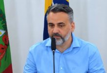 Vereador propõe suspender viagens do prefeito em Blumenau
