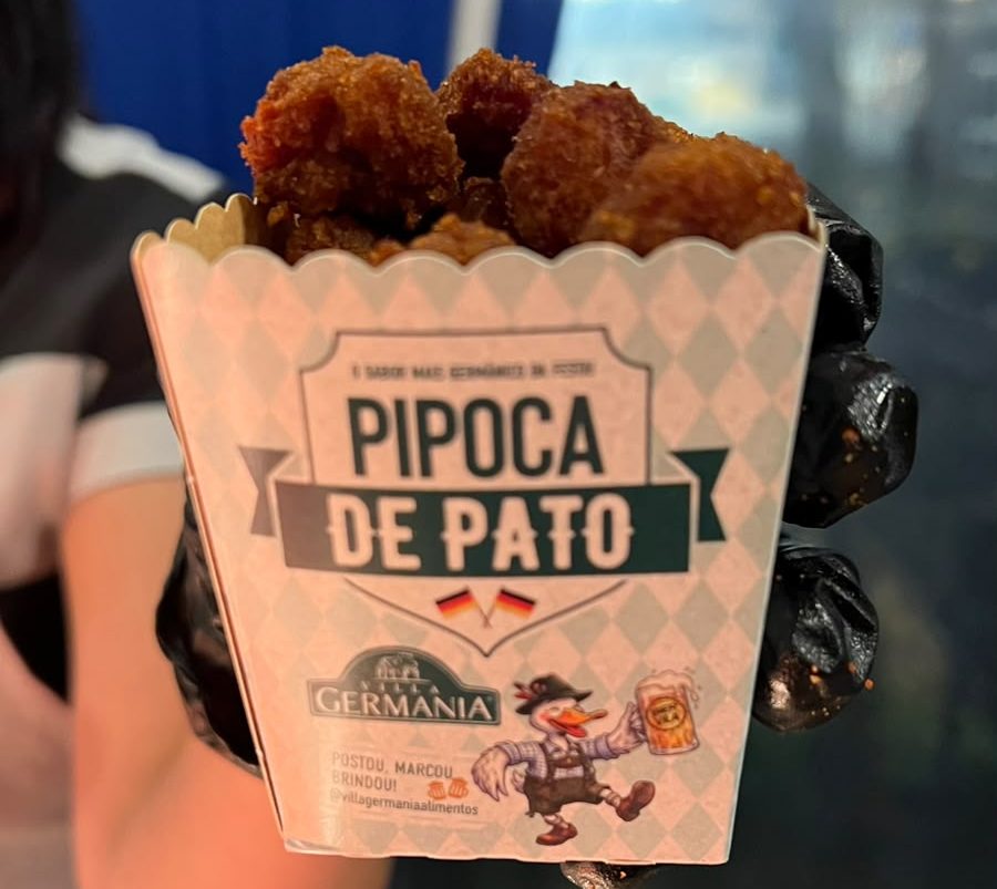 Pipoca de pato surpreende entre as novidades da Oktoberfest Blumenau 2026