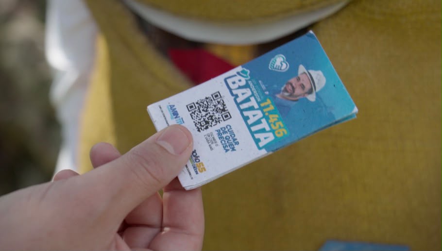 Santinho que vira planta? Candidato aposta em papel-semente em SC