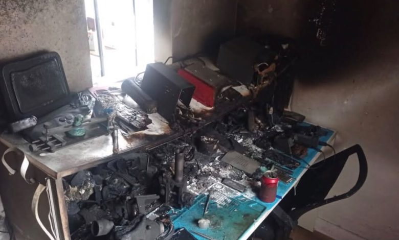 Incêndio atinge assistência técnica de celulares em Pomerode
