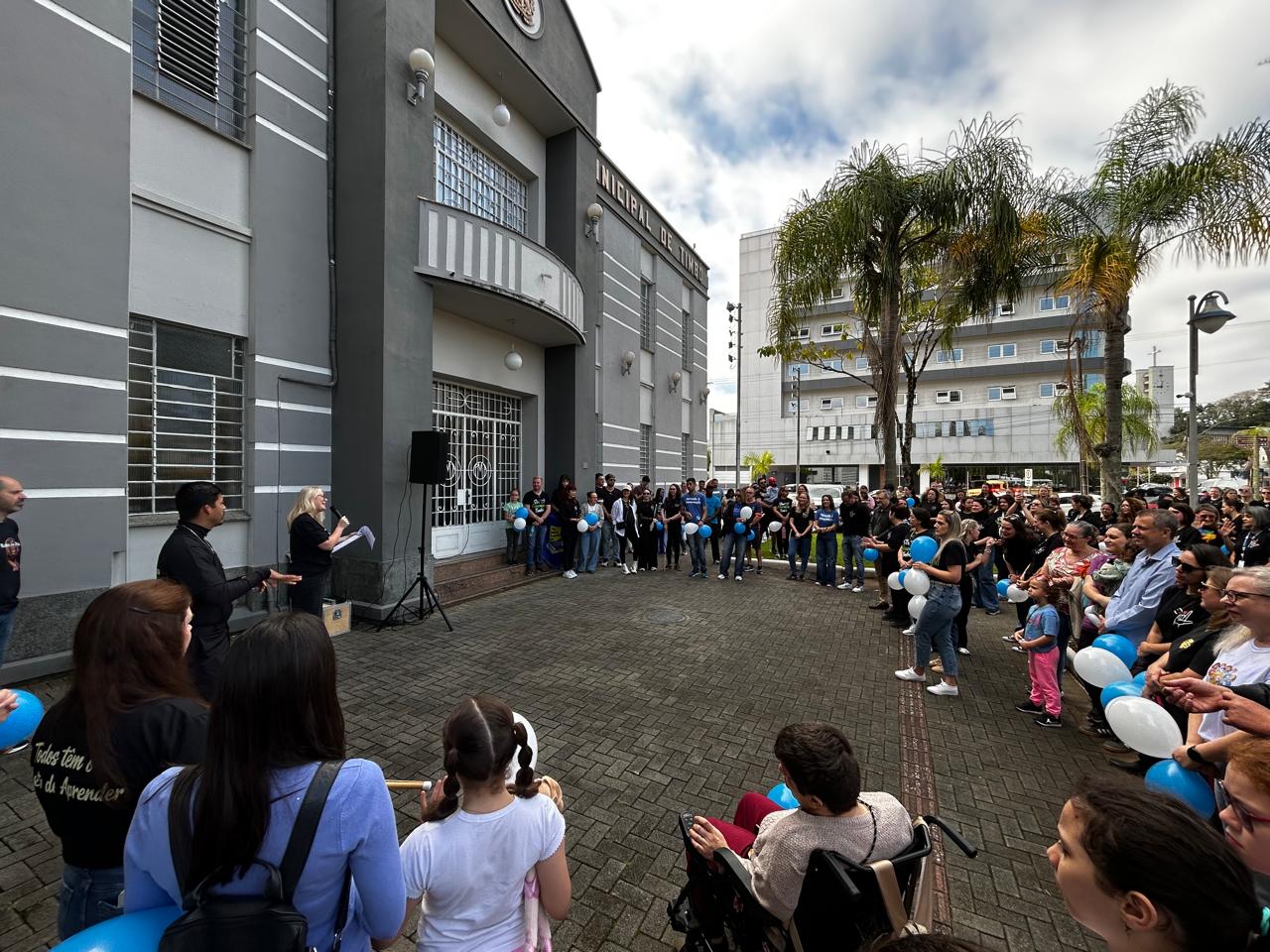 2ª Caminhada da Inclusão toma as ruas e reúne 200 pessoas em Timbó