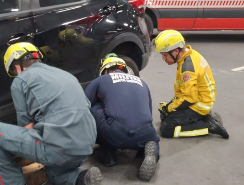 Homem acaba debaixo de carro após atropelamento em estacionamento de supermercado em Blumenau