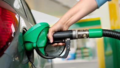 Petrobras anuncia alta, corrige comunicado e gasolina terá redução de R$ 0,19