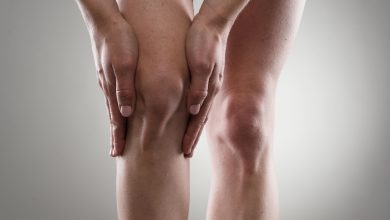 SUS nega próteses e Justiça determina cirurgia nos dois joelhos em Blumenau