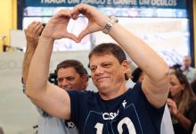 Tarcísio supera Haddad e confirma reeleição ao governo de SP no 1º turno