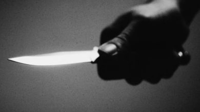 Mulher é presa suspeita de matar marido a facada após ele tentar sair de casa em SC