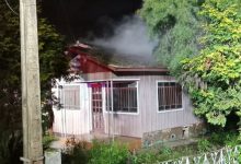 Mulher tem 54% do corpo queimado após cigarro provocar incêndio que destruiu casa em SC