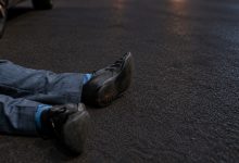 Pedestre é atropelado ao atravessar fora da faixa em Blumenau