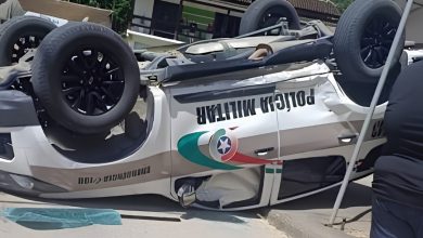 Viatura da PM capota após colidir contra Gol em Brusque