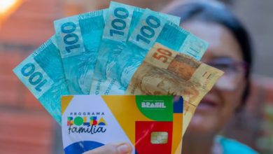 Bolsa Família tem pagamento antecipado em meio à reta final da eleição