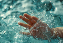 Criança de 2 anos é socorrida após se afogar em piscina de residência em Blumenau