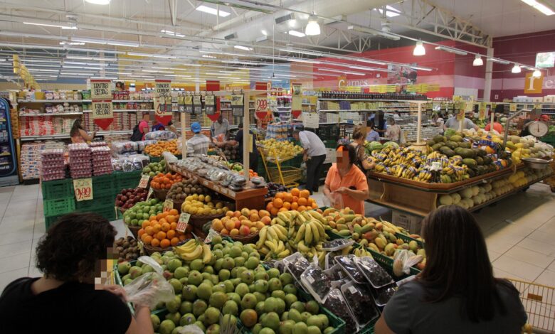 Proibição das bets faz brasileiros gastarem mais em supermercados