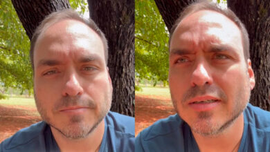“A gente falhou”: Carlos Bolsonaro relata conversa com o pai após derrota de Flávio nas urnas