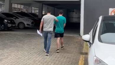 Dono de loja é preso suspeito de aplicar golpes com scooters elétricas em Blumenau