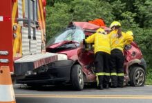 Colisão entre carro e caminhão deixa homem morto e mulher ferida na BR-470, em Rio do Sul
