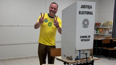 Prefeito Flávio Buzzi vota em Timbó e destaca participação dos eleitores