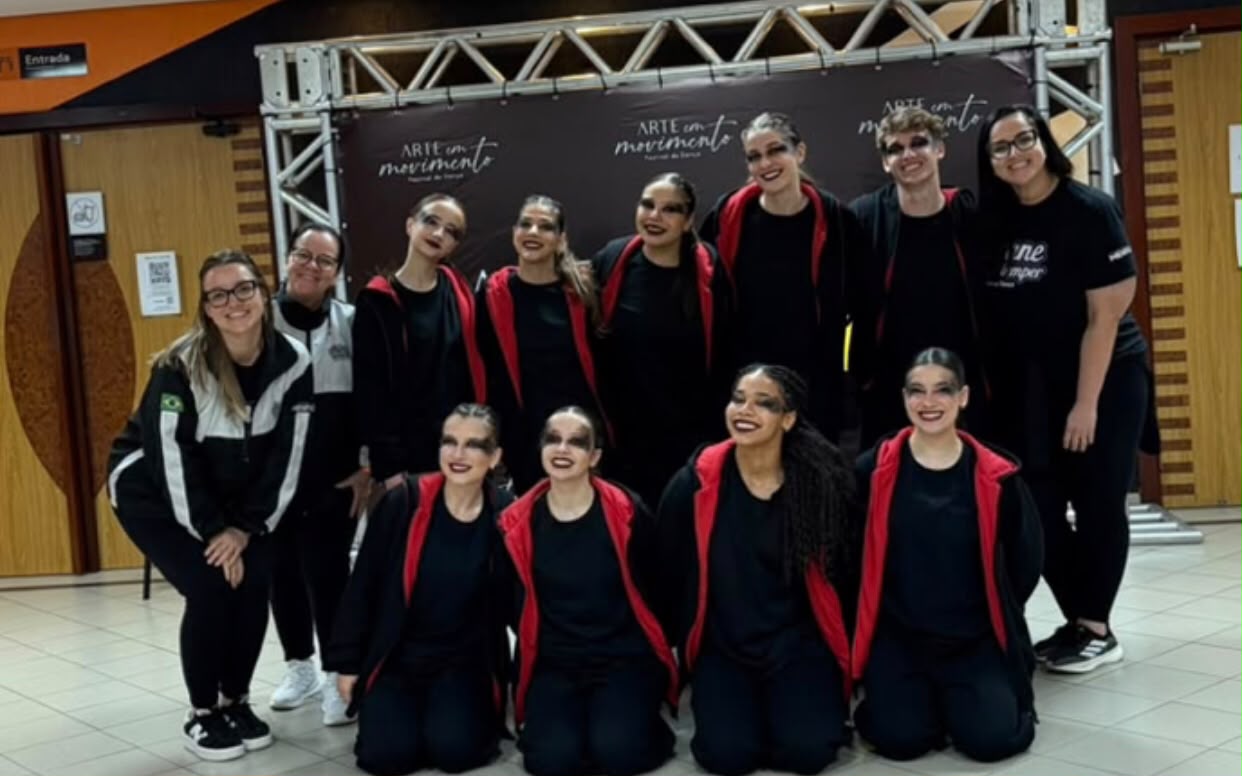 Grupo de dança de Timbó conquista dois ouros e prêmios especiais em festival de SC