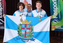 Jovens de Timbó brilham no xadrez e conquistam medalhas na Olesc