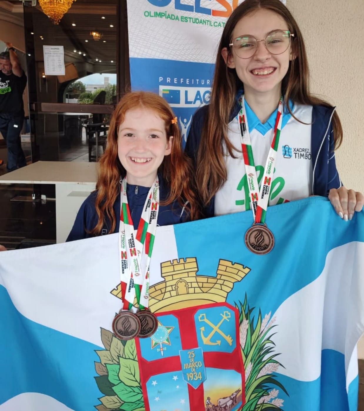 Jovens de Timbó brilham no xadrez e conquistam medalhas na Olesc