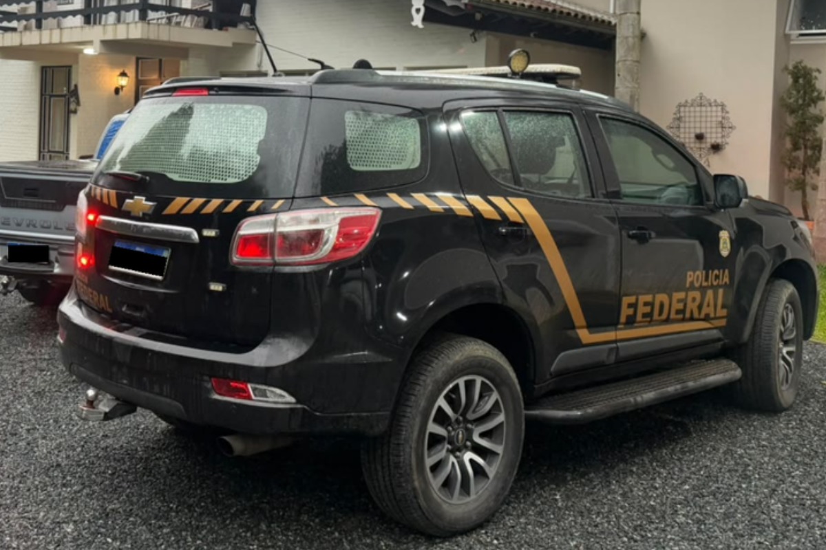 PF mira esquema de fraude e bloqueia até R$ 100 milhões em Blumenau e Indaial