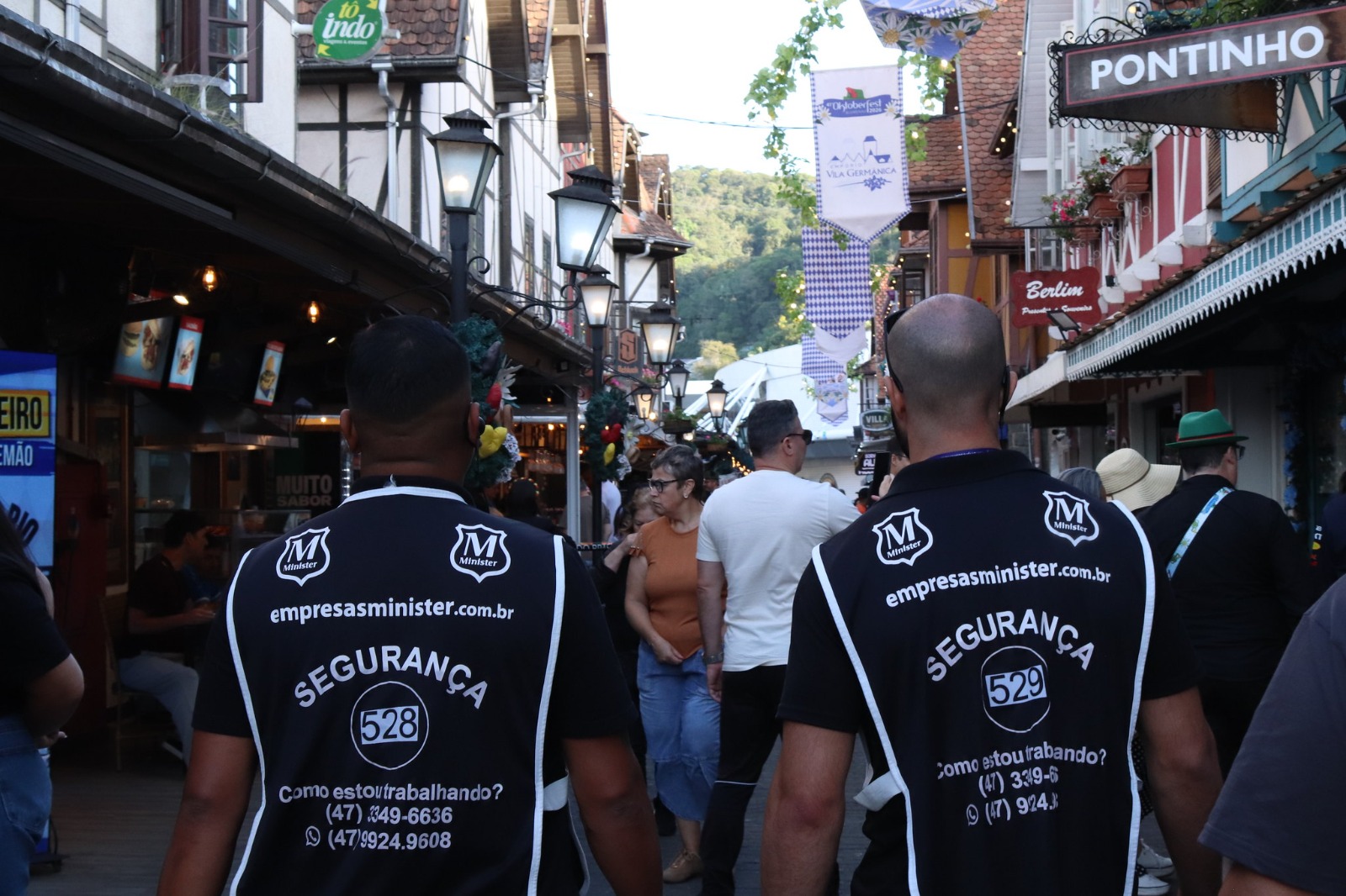 Muito além da festa: Oktoberfest gera mais de 700 empregos em BlumenauMuito além da festa: Oktoberfest gera mais de 700 empregos em Blumenau