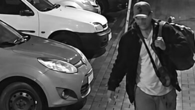 Mochila de estudante autista é furtada de dentro de carro no estacionamento de padaria em Indaial