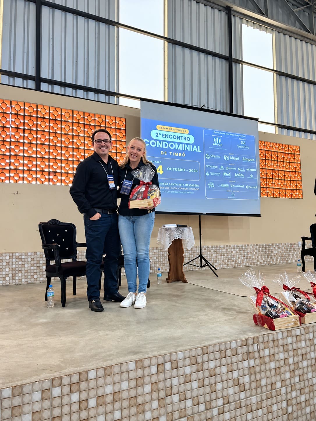Timbó reúne mais de 100 pessoas em encontro voltado à vida condominial