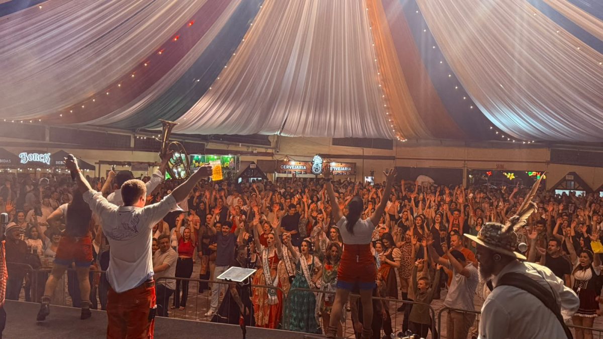 Último dia da Festa do Imigrante terá desfile, atrações infantis e escolha das realezas