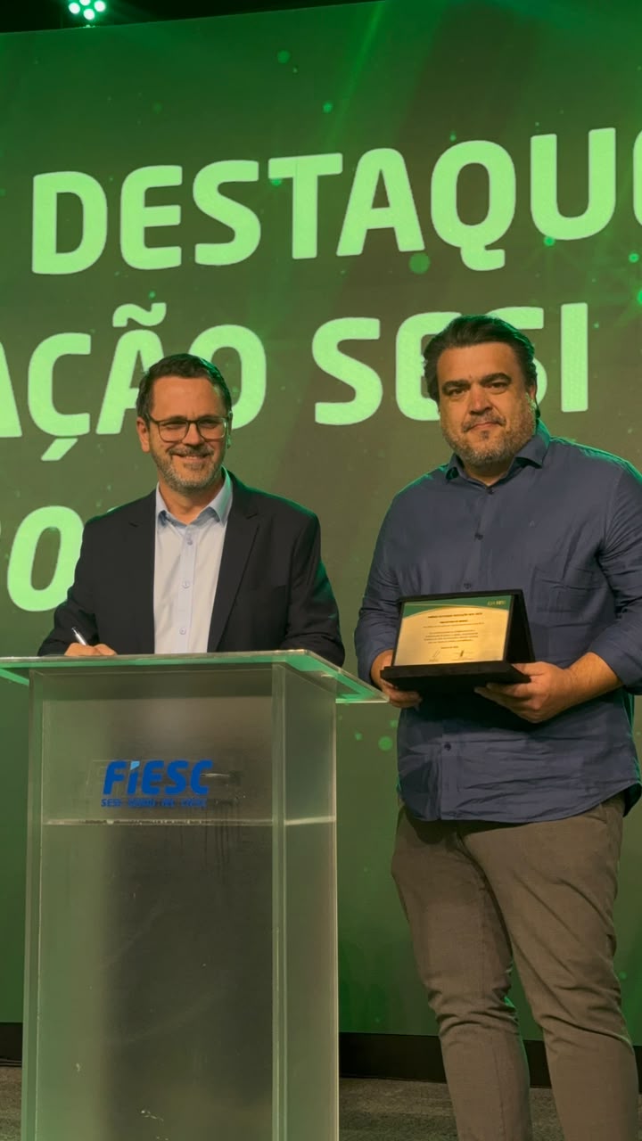 Indaial é premiada pelo SESI/SC por iniciativa que ajuda jovens e adultos a concluir os estudos