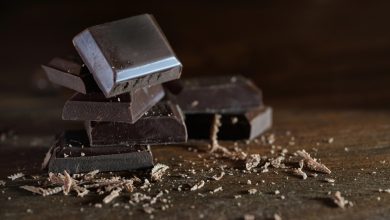 Família de SC encontra larva em chocolate e recebe R$ 8 mil de indenização