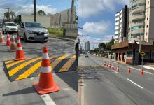 Cinco lombadas modulares começam a ser instaladas em quatro ruas de Timbó