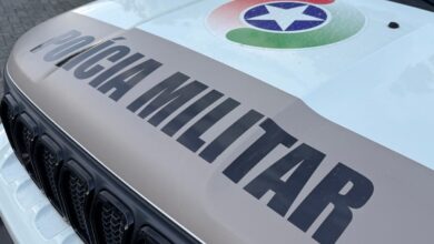 Moto furtada e sem placa é encontrada atrás de pilha de tijolos em Indaial