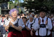 Oktoberfest 60+ movimenta Blumenau nesta quinta com dança, música típica e encontro de gerações