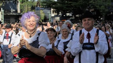 Oktoberfest 60+ movimenta Blumenau nesta quinta com dança, música típica e encontro de gerações