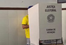 Tecla 2 de urna apresenta falha e eleitora denuncia orientação para voto nulo