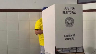 Tecla 2 de urna apresenta falha e eleitora denuncia orientação para voto nulo
